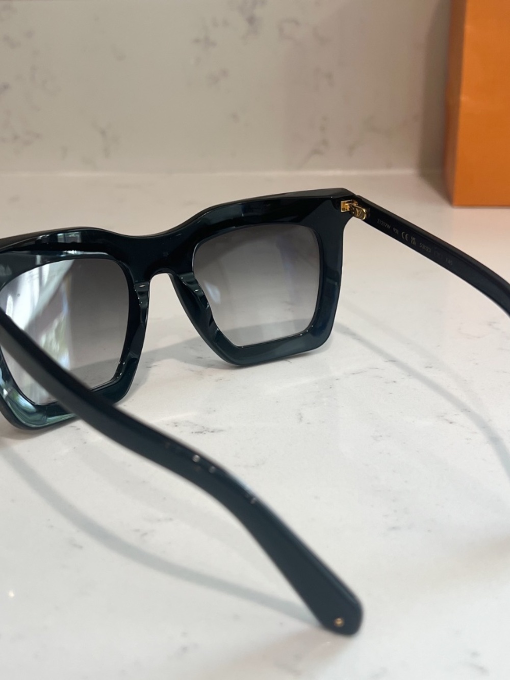 Louis Vuitton Sunglasses - Picture 3 of 7